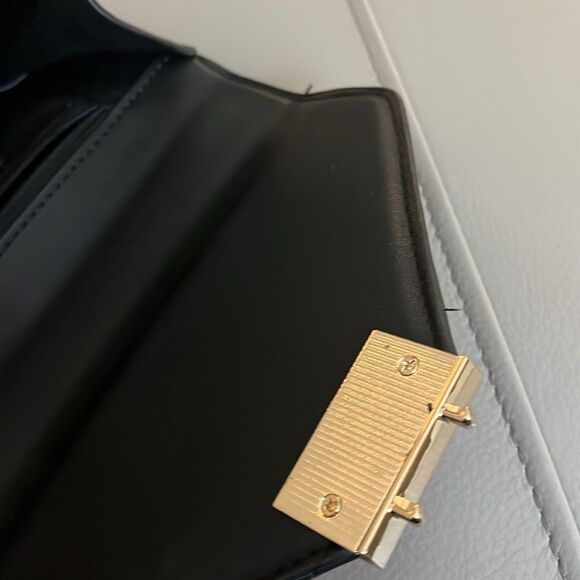 Mia K. Collection black‎ quilted crossbody bag - Picture 9 of 16